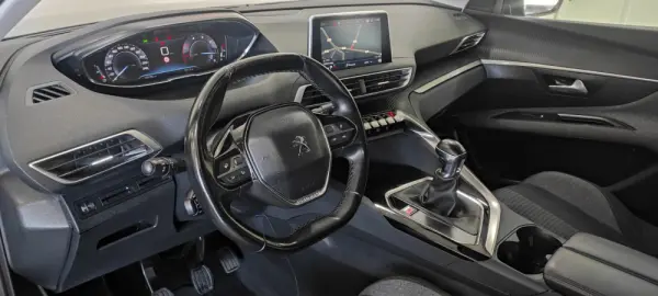 Peugeot 3008 1.5 BlueHDi Active 5