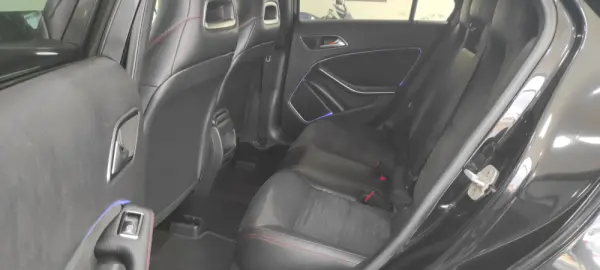 Mercedes-Benz A 180 CDi BE AMG Line 6