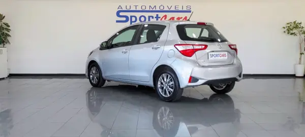 Toyota Yaris 1.0 VVT-i Comfort 14
