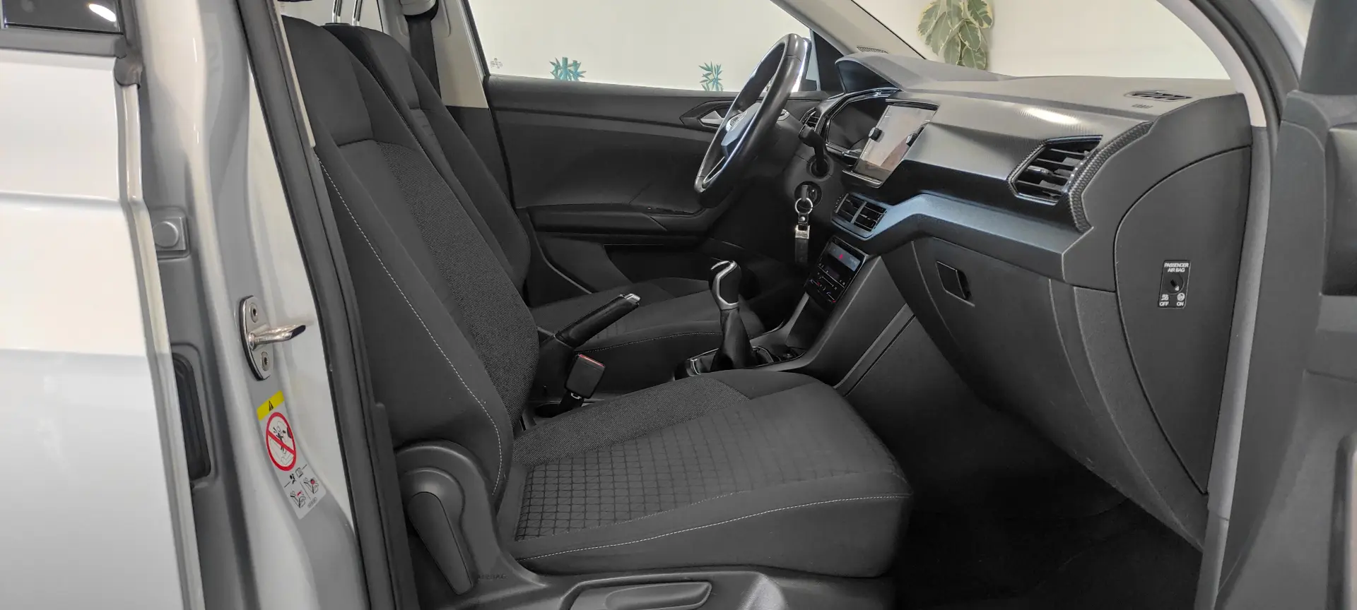 Volkswagen T-Cross 1.0 TSI Urban 8
