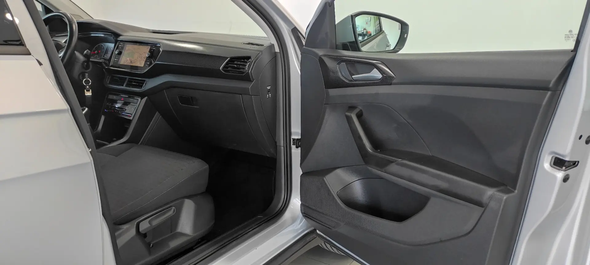 Volkswagen T-Cross 1.0 TSI Urban 22