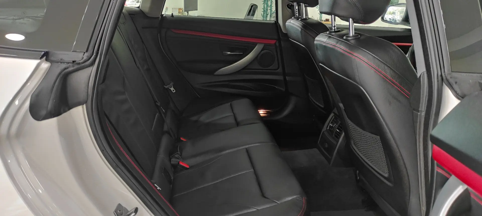 BMW 328 i xDrive Line Sport Auto 21