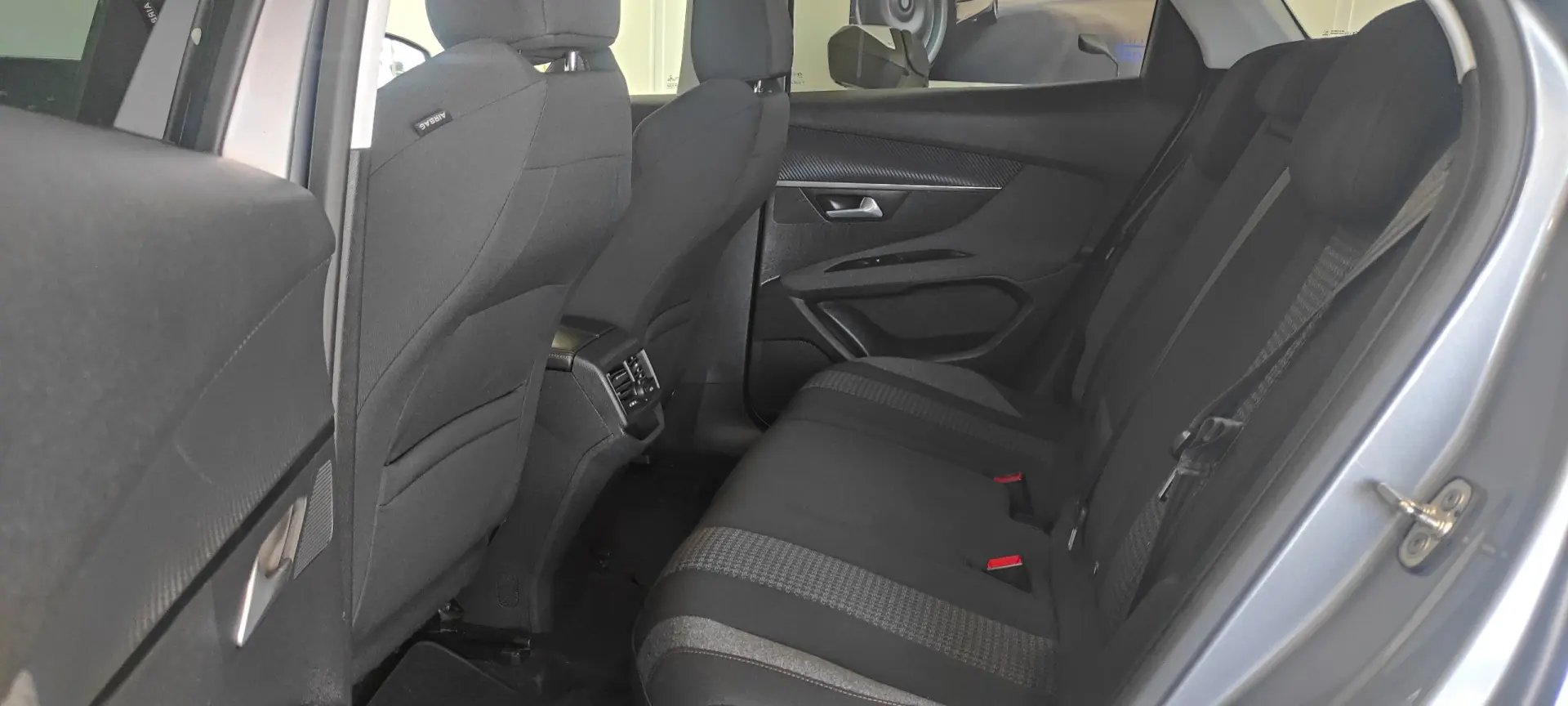 Peugeot 3008 1.5 BlueHDi Active 6