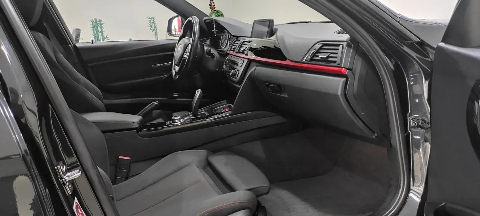 BMW 318 d Auto Line Sport 7