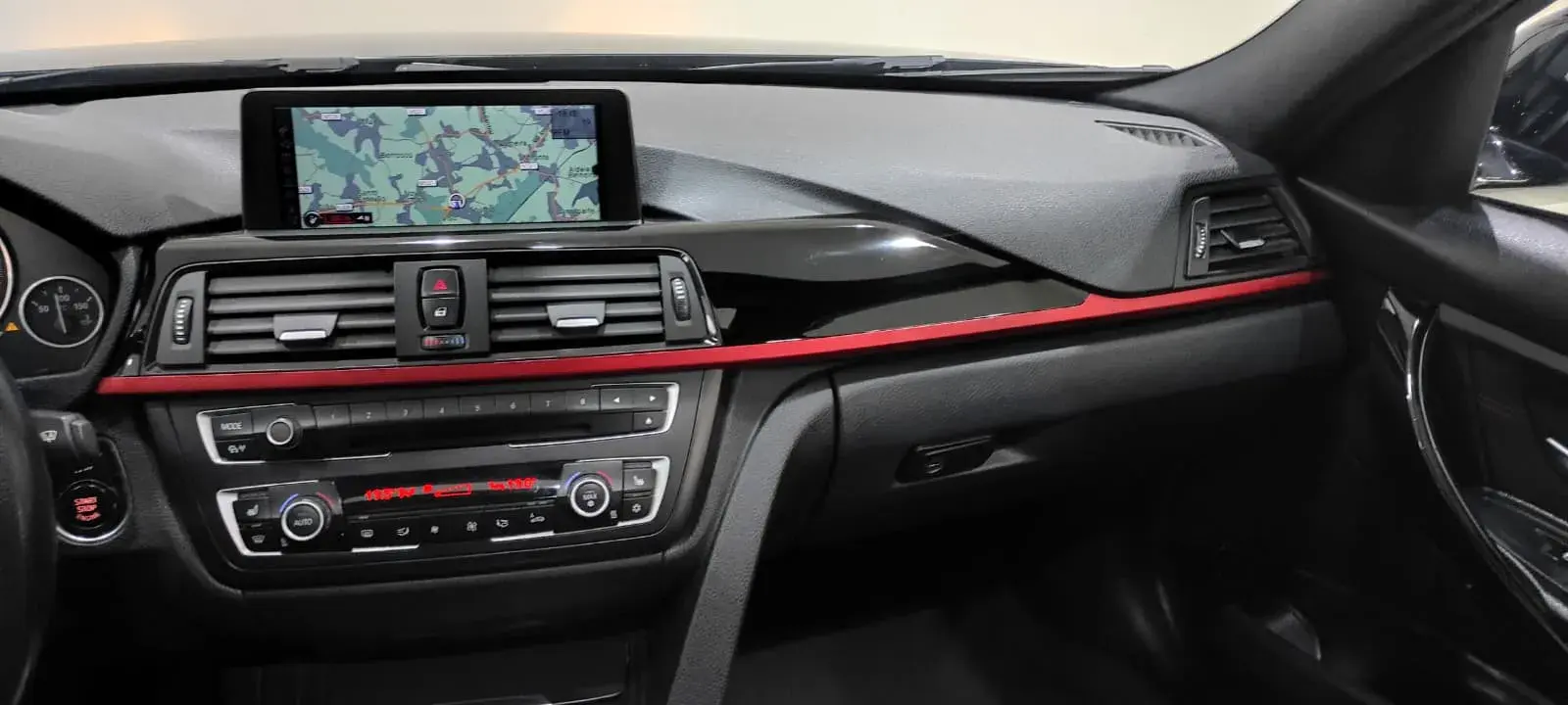 BMW 318 d Auto Line Sport 26