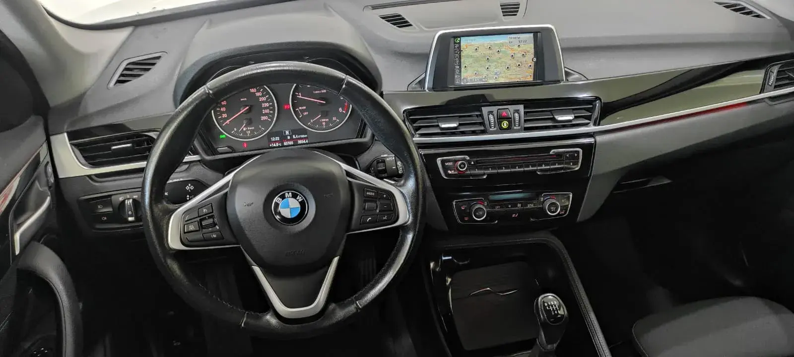 BMW X1 18 d sDrive Line Sport 9