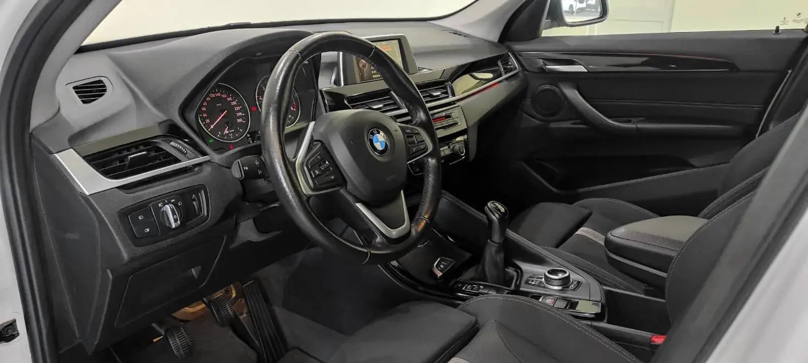 BMW X1 18 d sDrive Line Sport 16