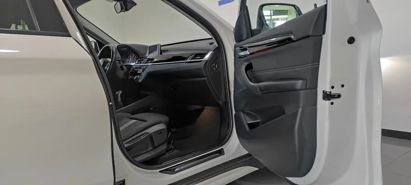 BMW X1 18 d sDrive Line Sport 21