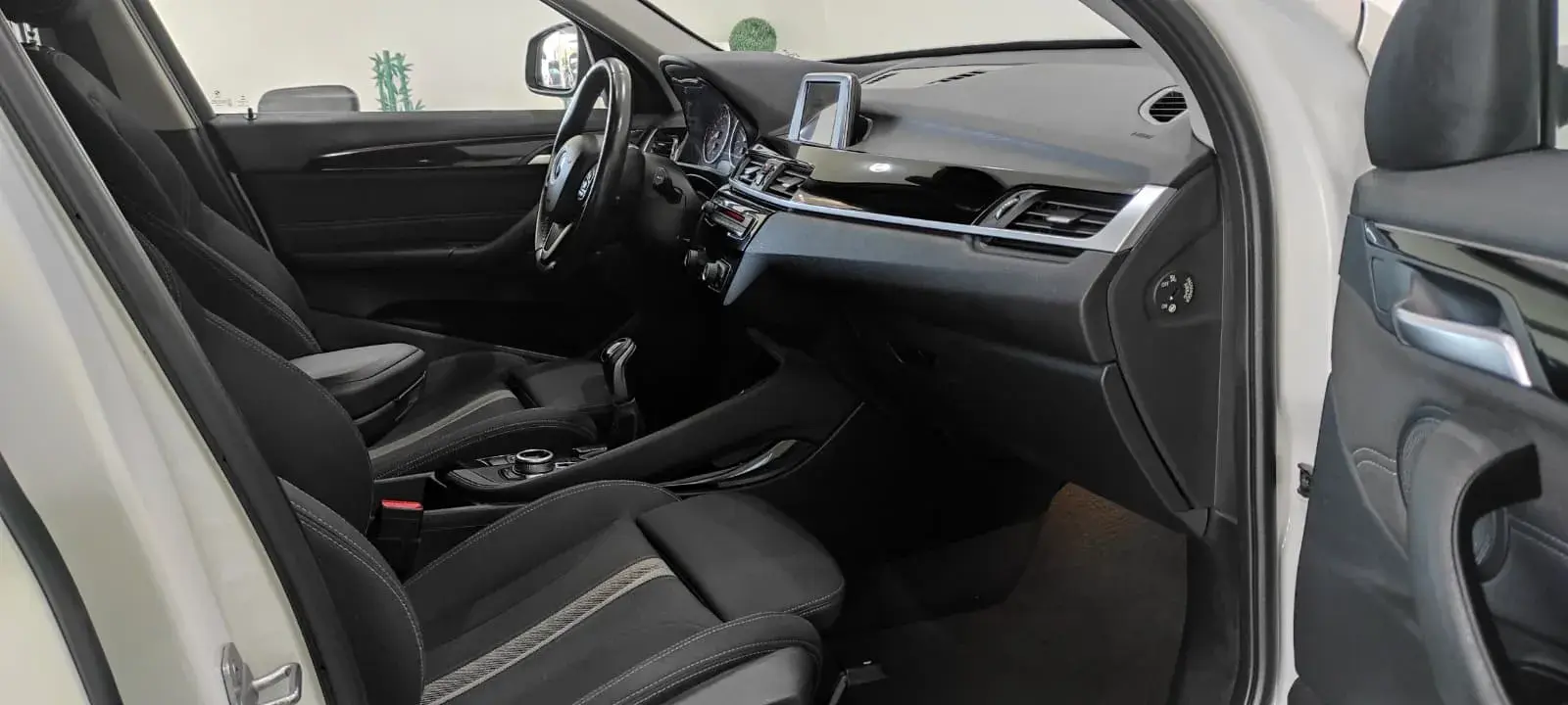 BMW X1 18 d sDrive Line Sport 22