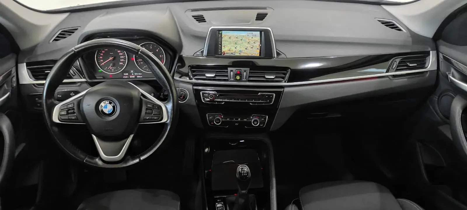 BMW X1 18 d sDrive Line Sport 24