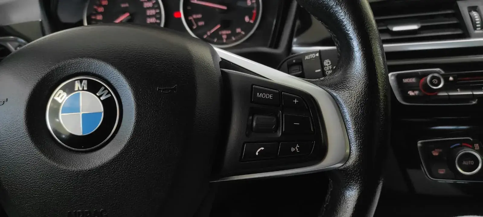 BMW X1 18 d sDrive Line Sport 32