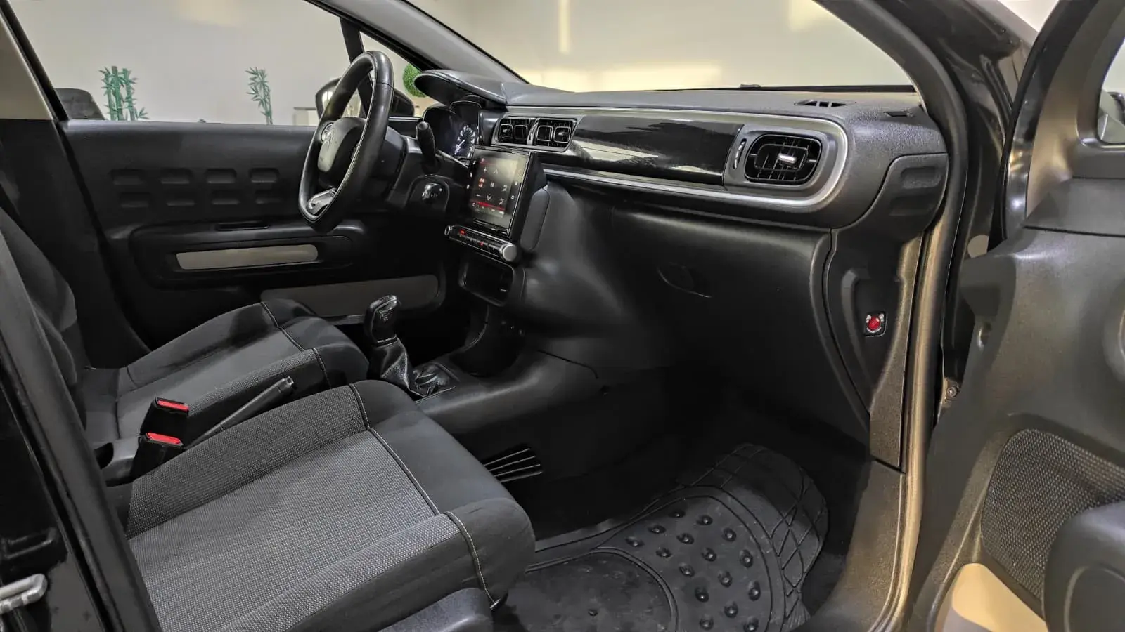 Citroën C3 1.2 PureTech Shine 22