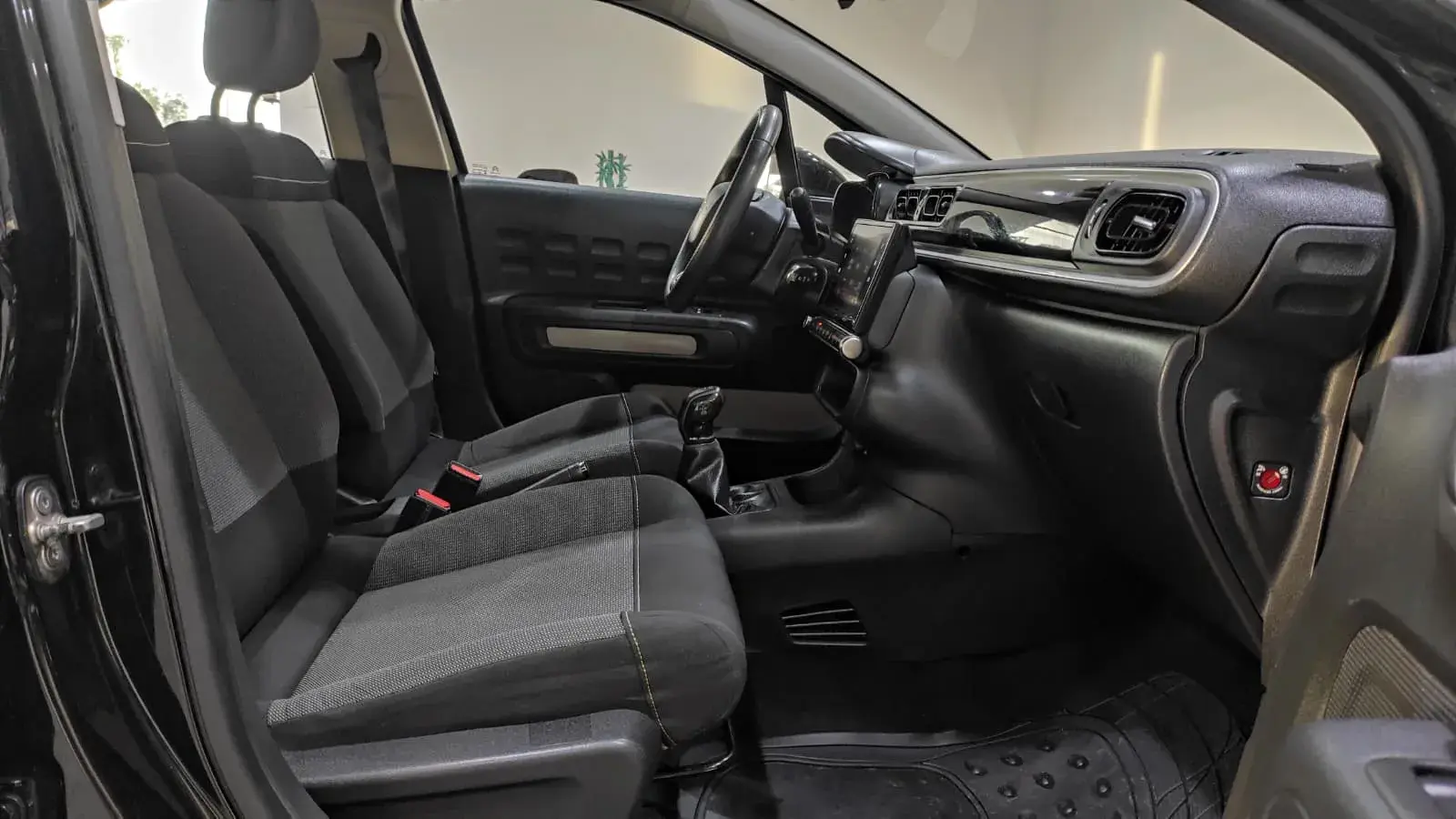 Citroën C3 1.2 PureTech Shine 23