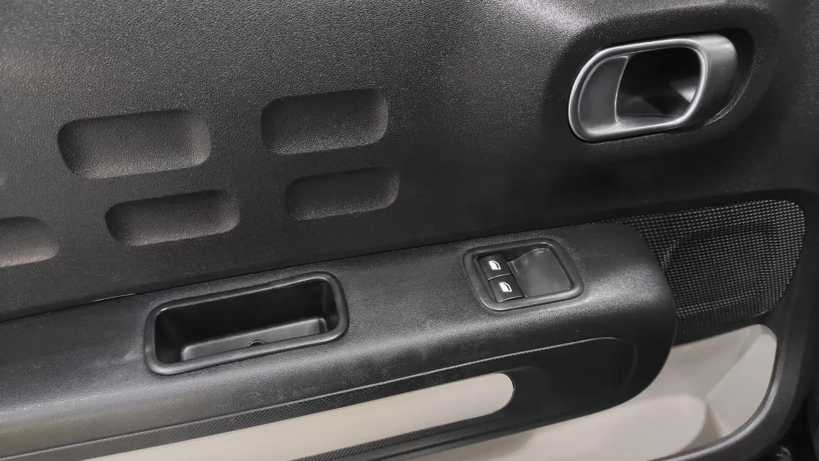 Citroën C3 1.2 PureTech Shine 27