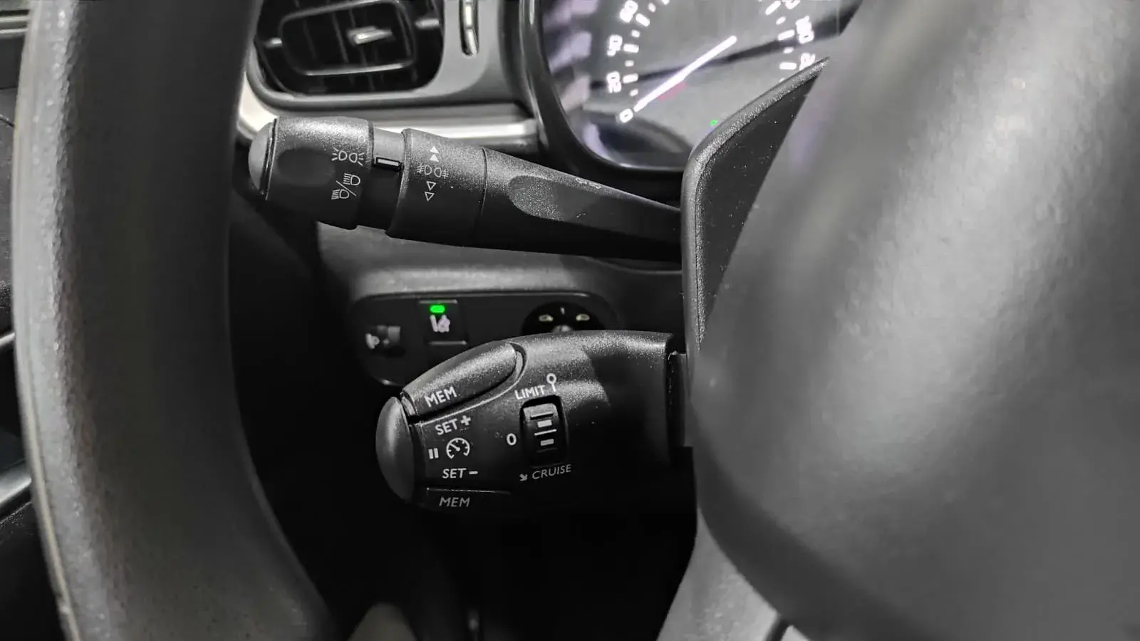 Citroën C3 1.2 PureTech Shine 32