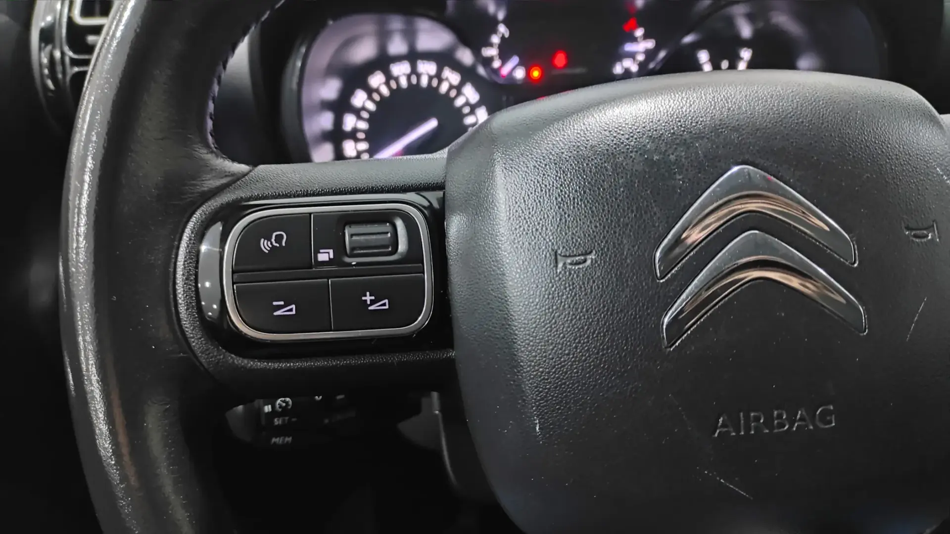 Citroën C3 Aircross 1.6 BlueHDi Shine 29