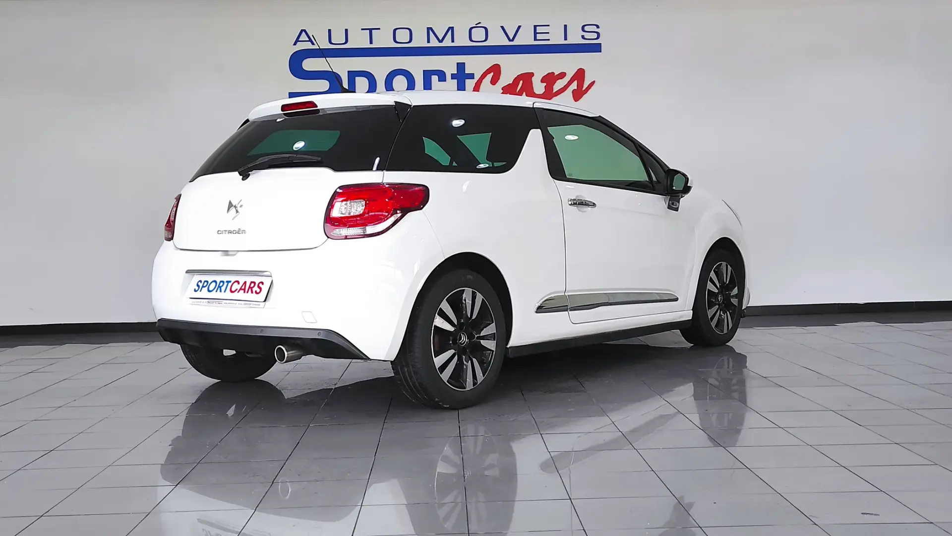 Citroën DS3 1.6 HDi Airdream So Chic 2