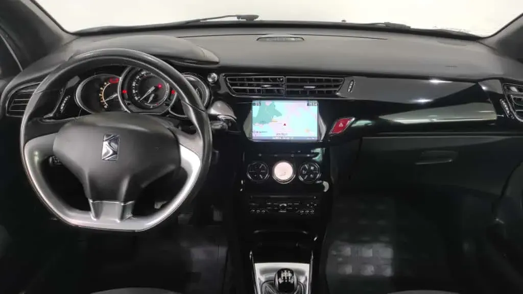 Citroën DS3 1.6 HDi Airdream So Chic 8