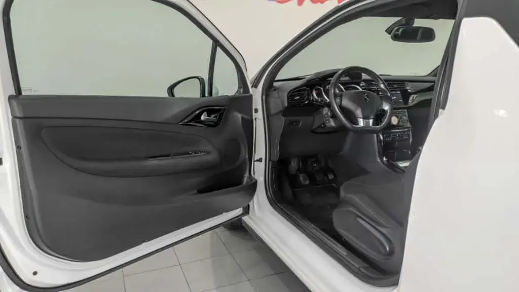 Citroën DS3 1.6 HDi Airdream So Chic 15