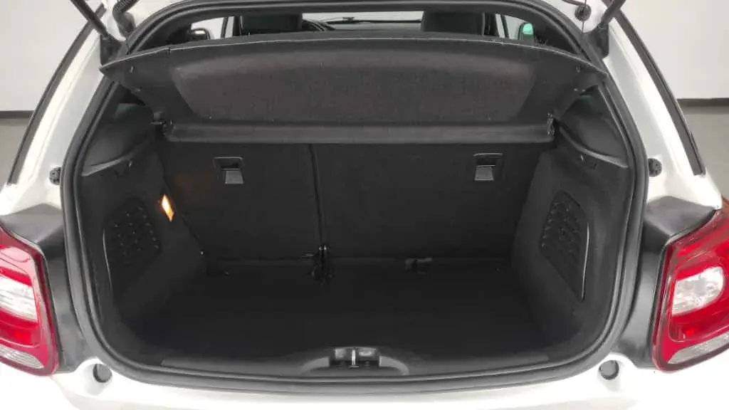 Citroën DS3 1.6 HDi Airdream So Chic 19