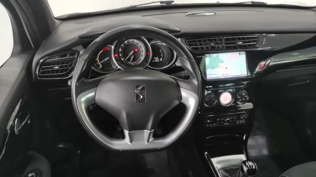 Citroën DS3 1.6 HDi Airdream So Chic 24