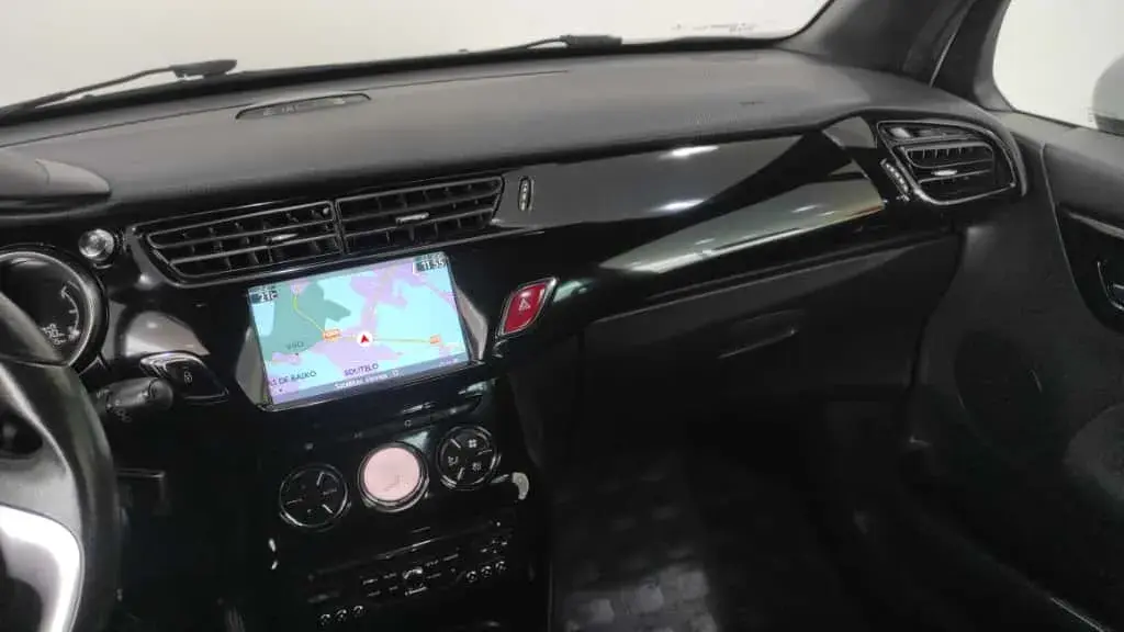 Citroën DS3 1.6 HDi Airdream So Chic 25