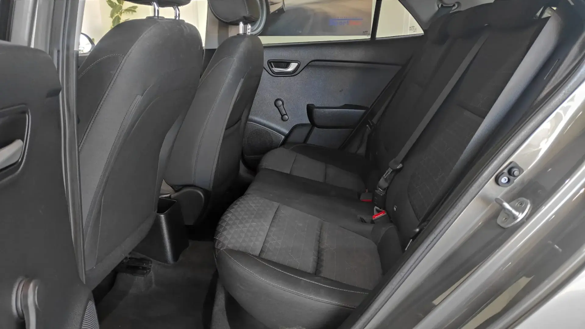 Kia Rio 1.2 CVVT Urban 6