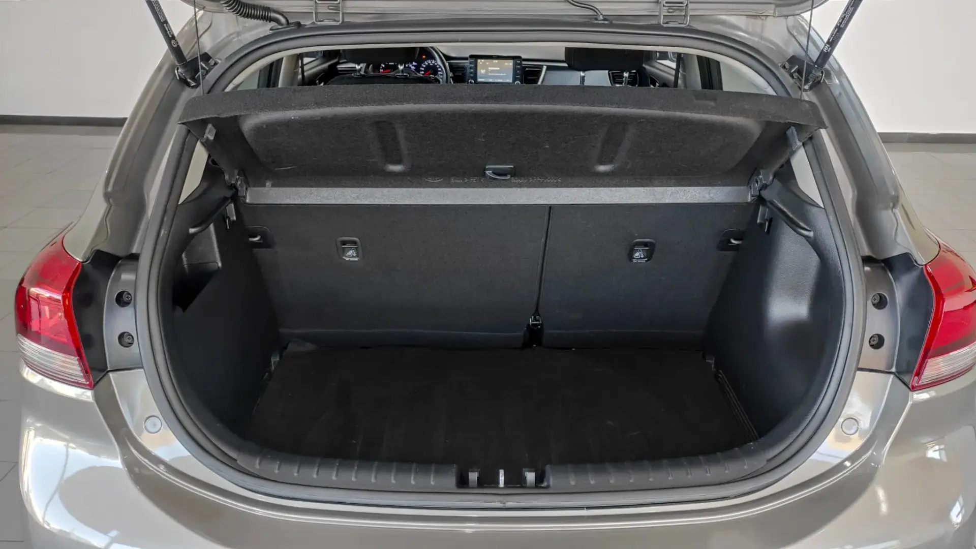 Kia Rio 1.2 CVVT Urban 19