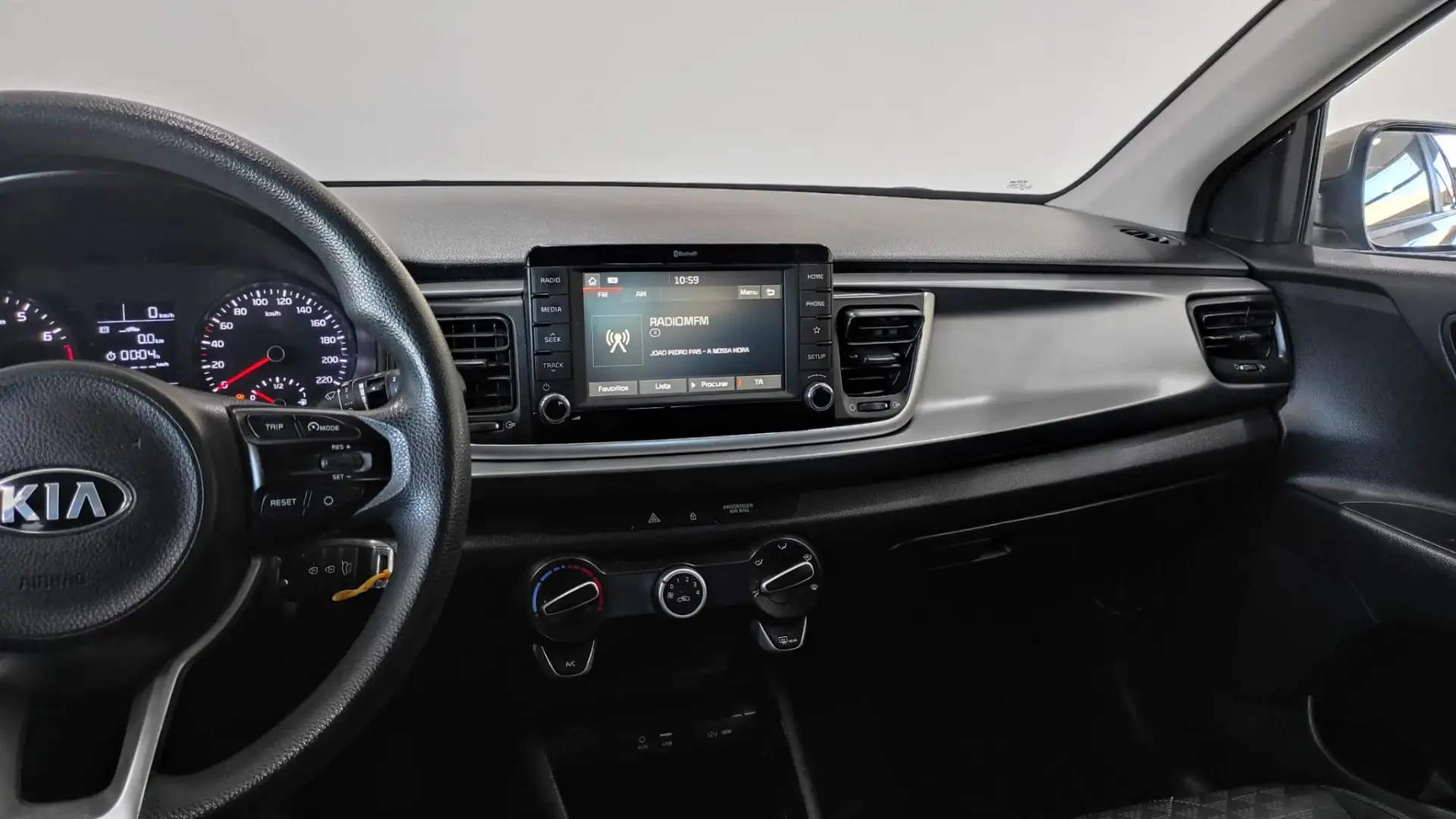 Kia Rio 1.2 CVVT Urban 26