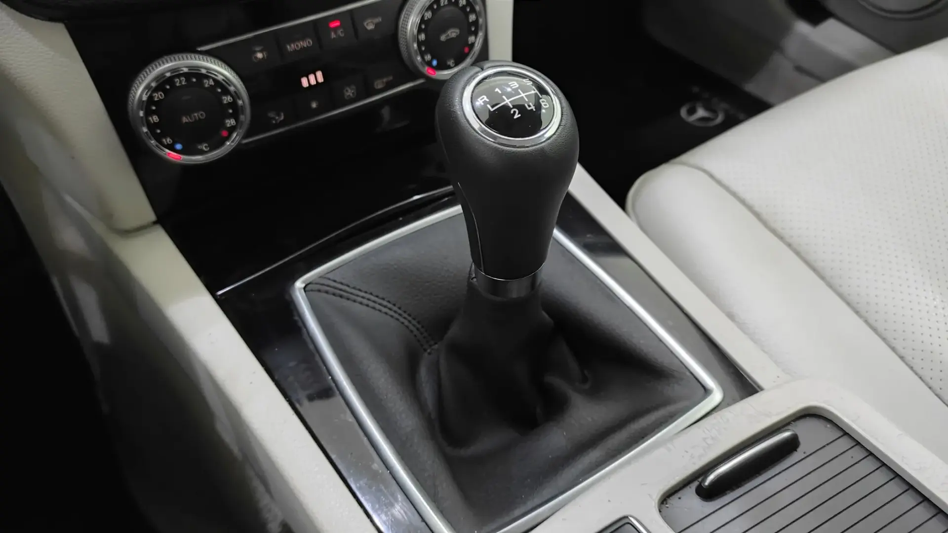 Mercedes-Benz C 220 CDi Avantgarde BE Start/Stop 38