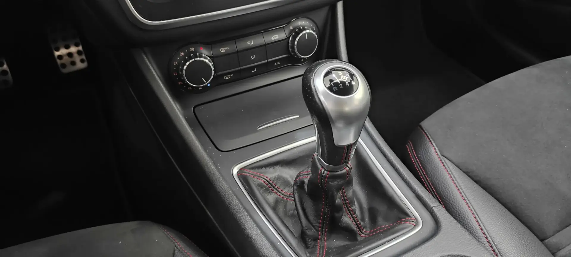 Mercedes-Benz CLA 180 CDi AMG Line 33