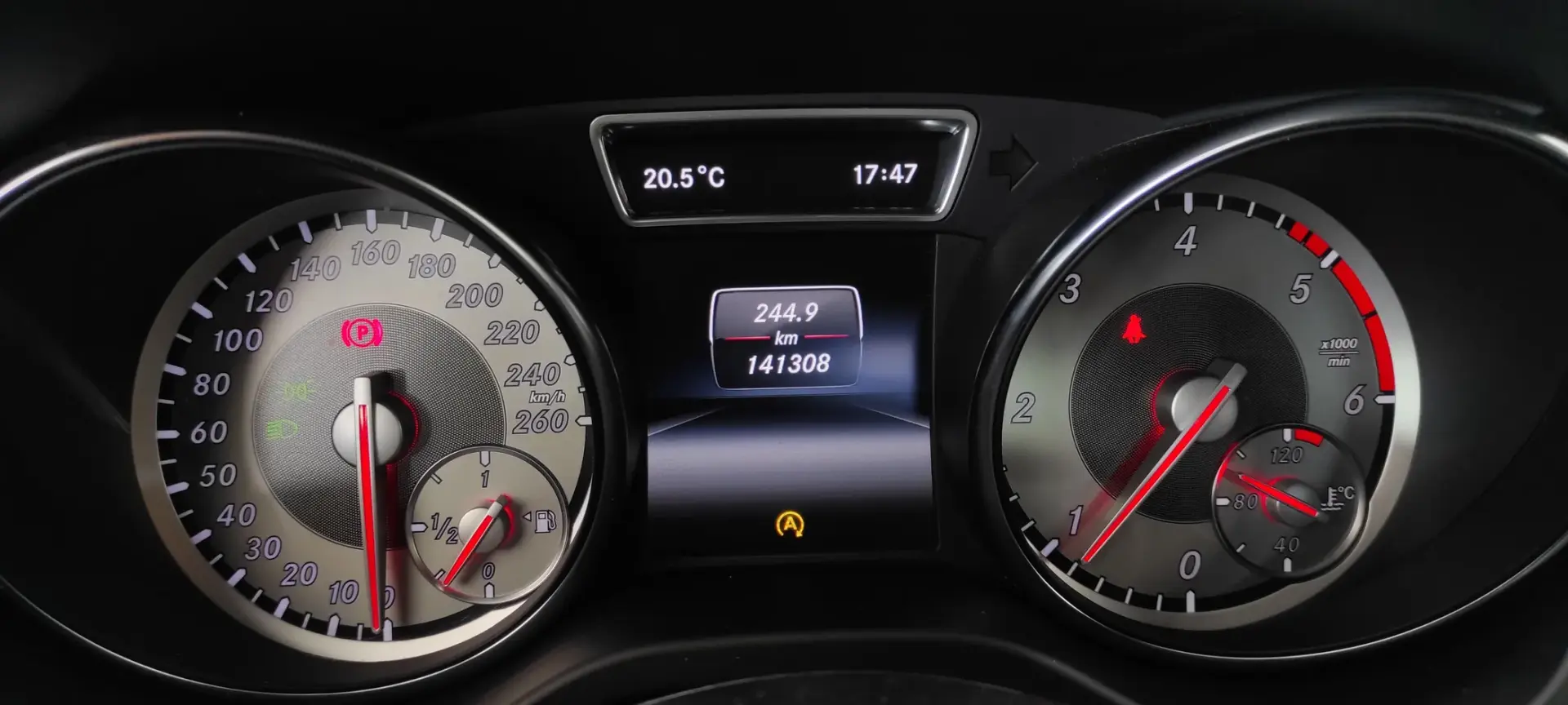 Mercedes-Benz CLA 180 CDi AMG Line 34