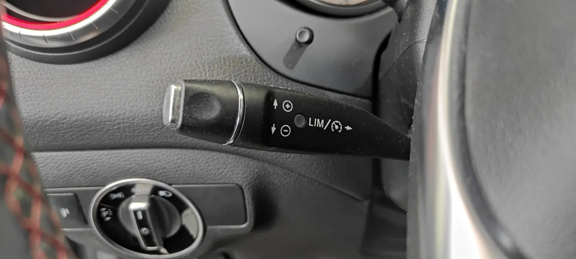 Mercedes-Benz CLA 180 CDi AMG Line 37