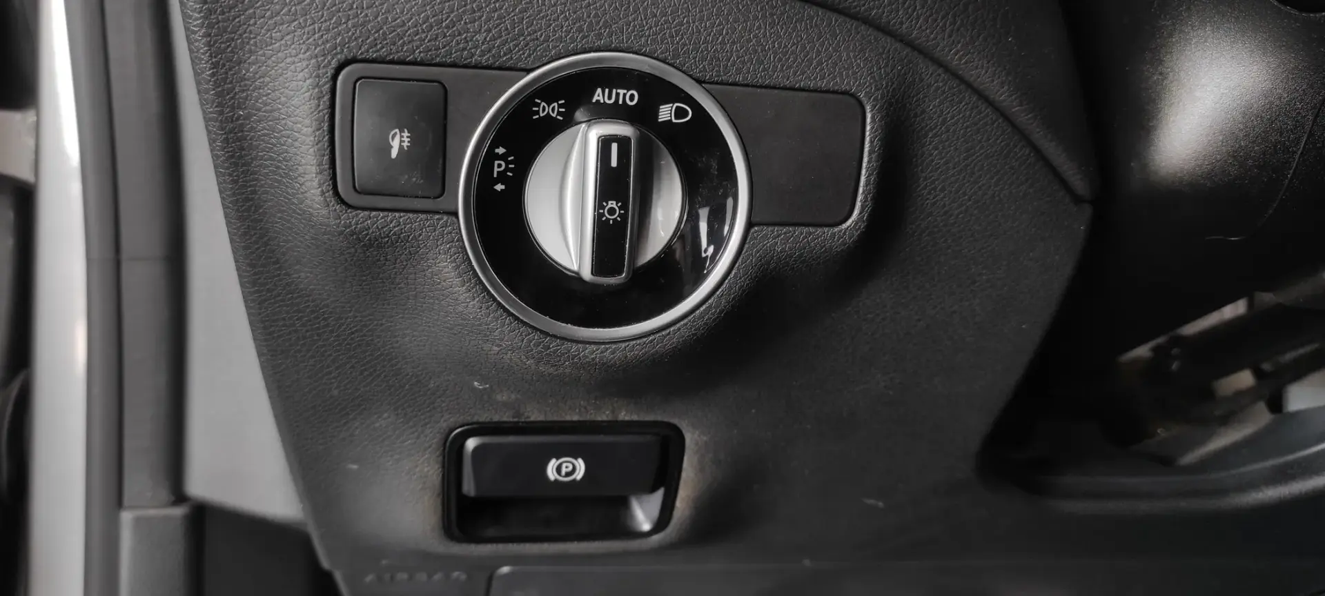 Mercedes-Benz CLA 180 CDi AMG Line 38