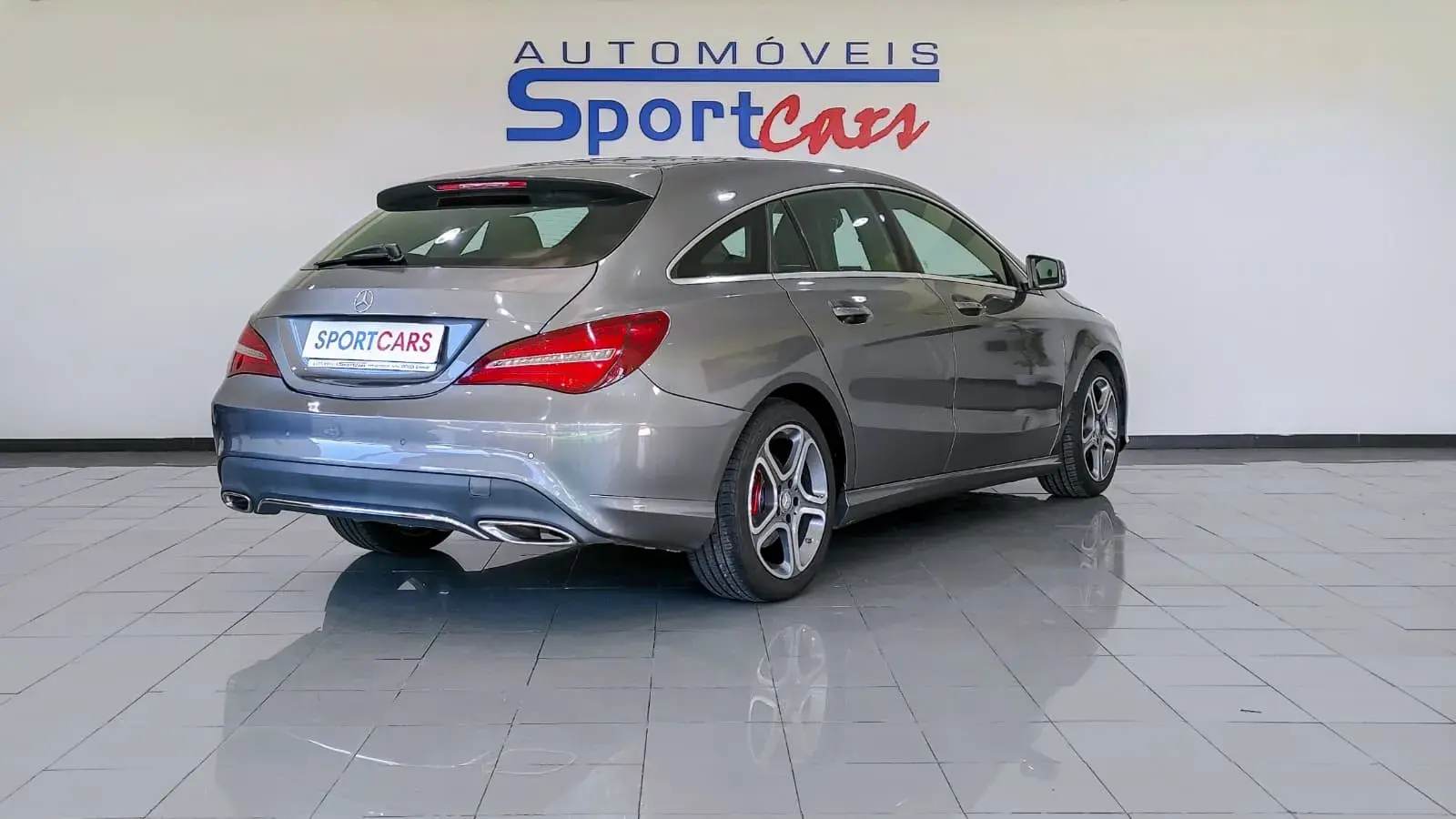 Mercedes-Benz CLA 200 d Shooting Brake AMG Line 12