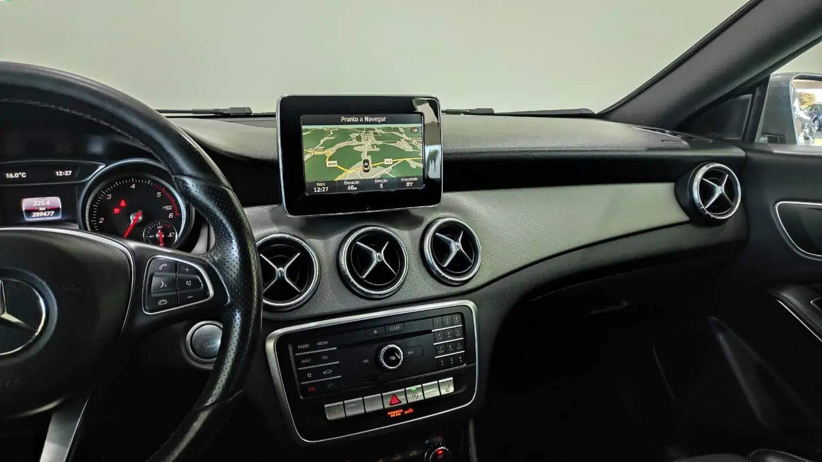 Mercedes-Benz CLA 200 d Shooting Brake AMG Line 27