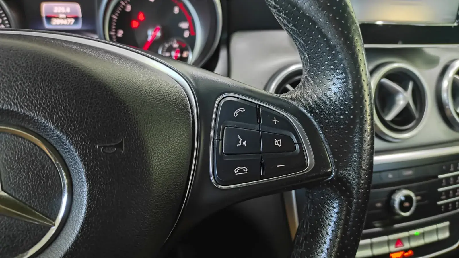 Mercedes-Benz CLA 200 d Shooting Brake AMG Line 40