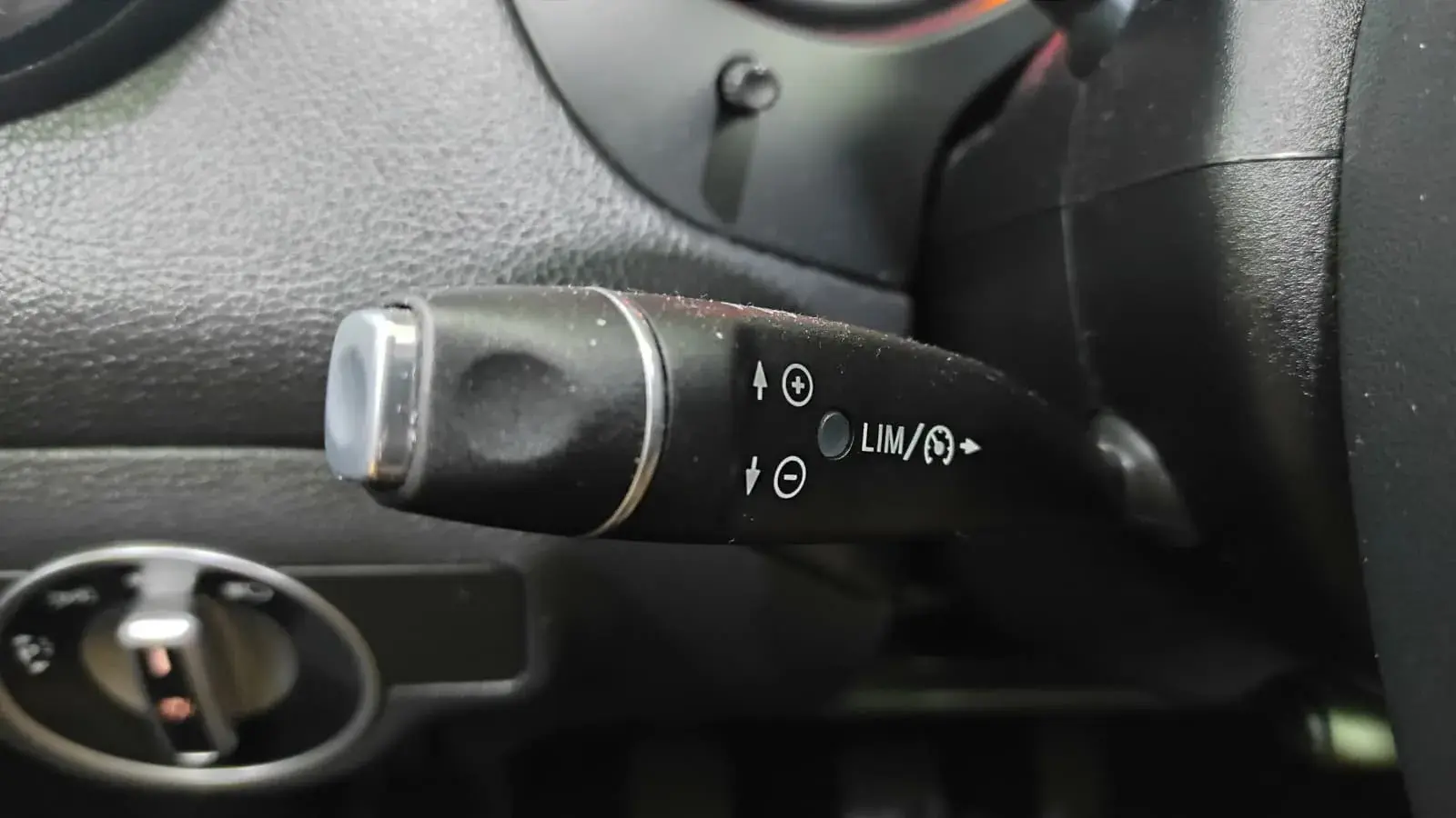 Mercedes-Benz CLA 200 d Shooting Brake AMG Line 42