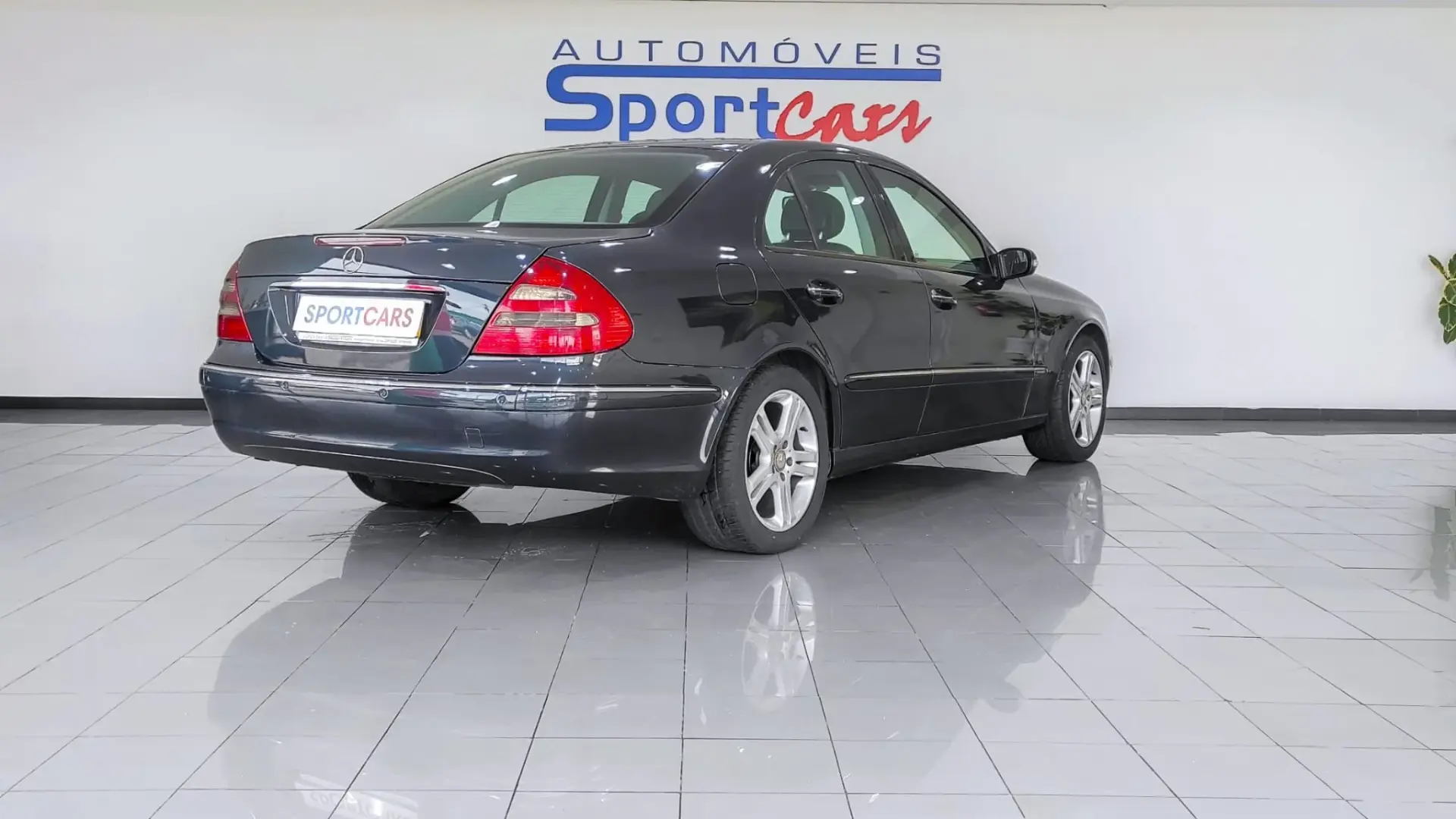 Mercedes-Benz E 220 CDi Avantgarde Aut. 2