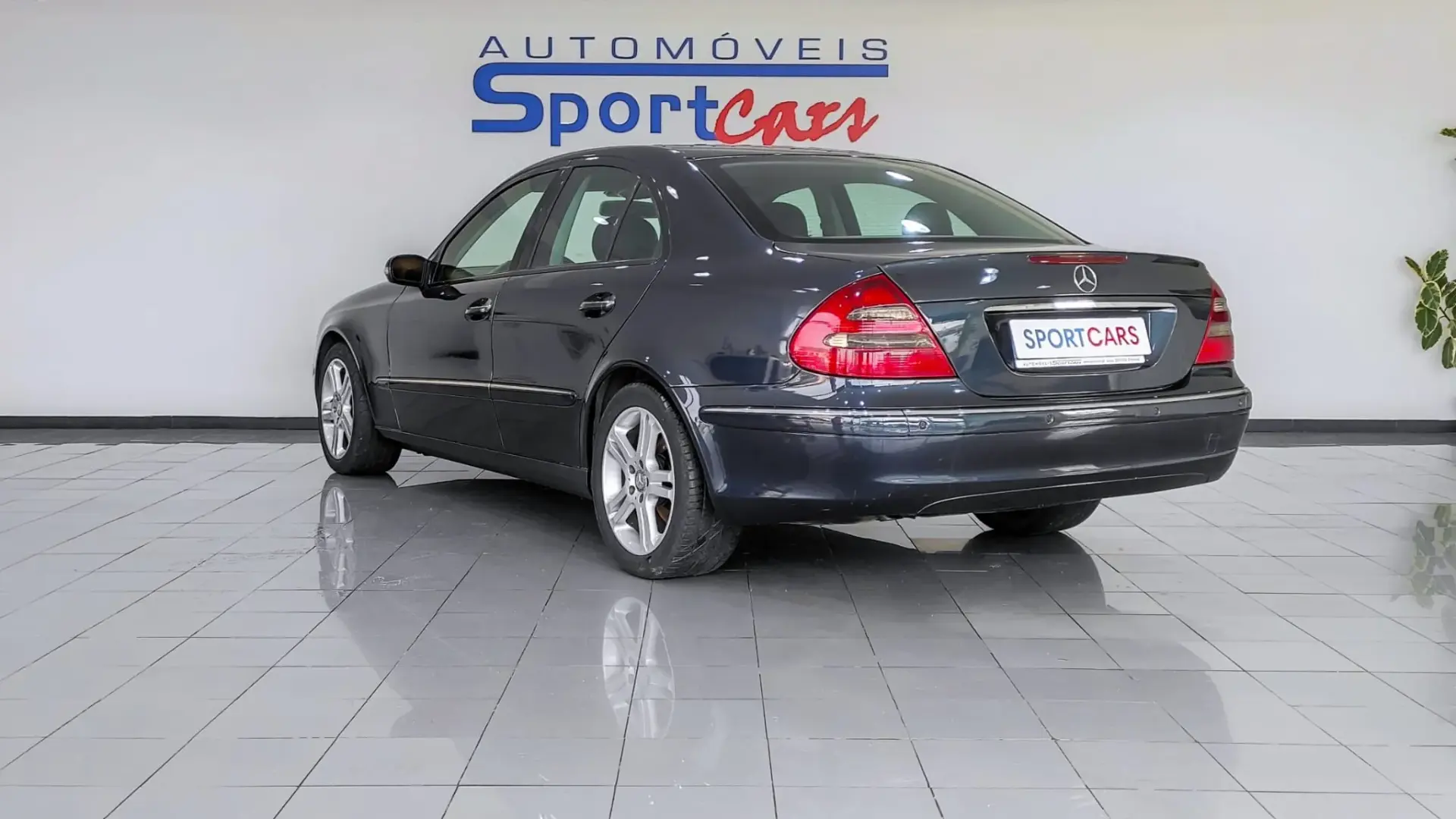 Mercedes-Benz E 220 CDi Avantgarde Aut. 4