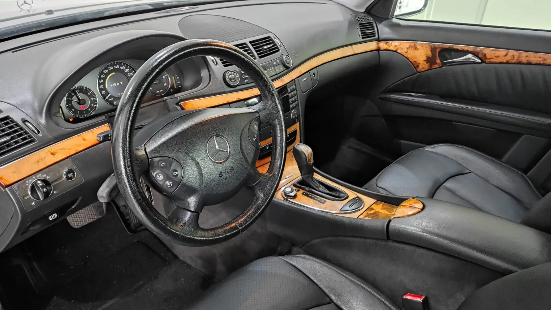 Mercedes-Benz E 220 CDi Avantgarde Aut. 5