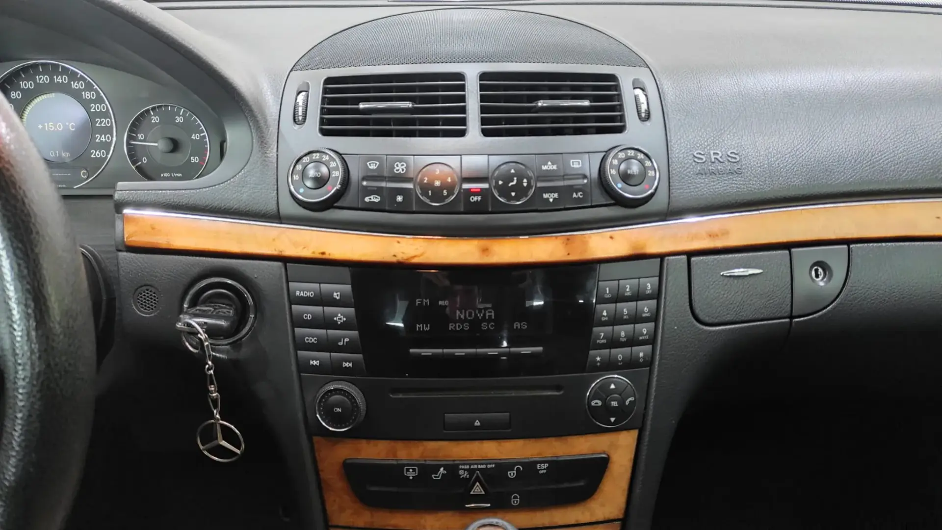 Mercedes-Benz E 220 CDi Avantgarde Aut. 27