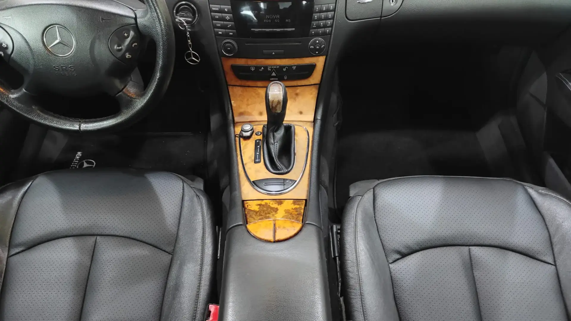 Mercedes-Benz E 220 CDi Avantgarde Aut. 33