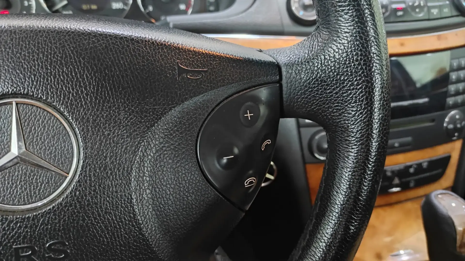 Mercedes-Benz E 220 CDi Avantgarde Aut. 36