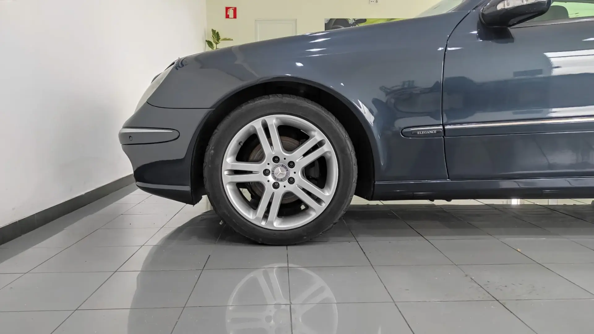 Mercedes-Benz E 220 CDi Avantgarde Aut. 41