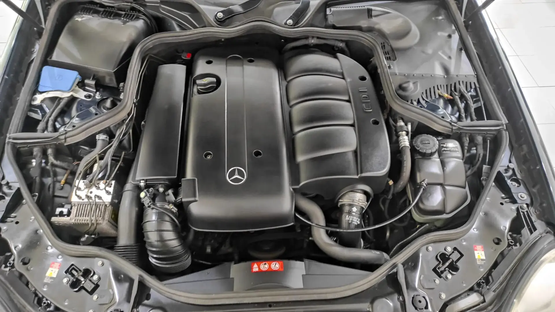 Mercedes-Benz E 220 CDi Avantgarde Aut. 42