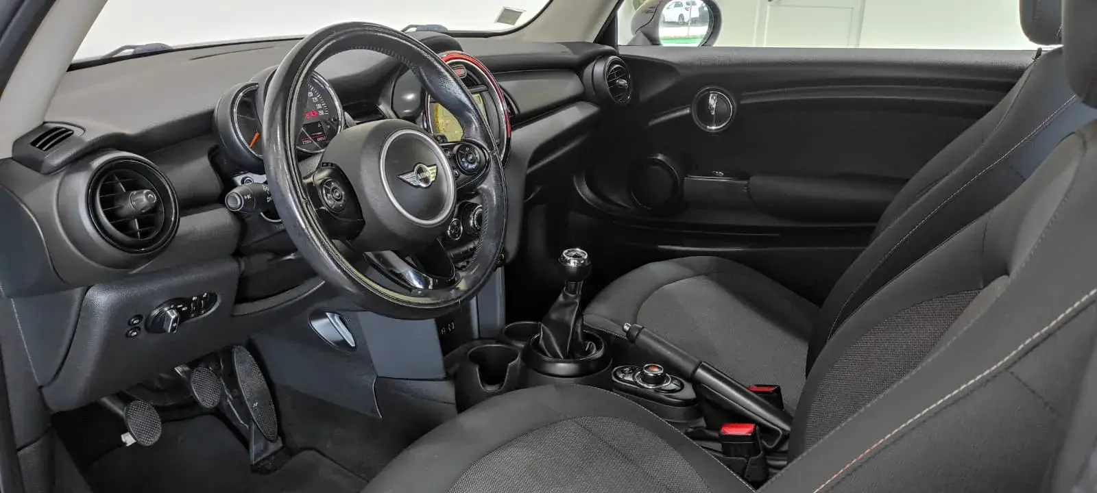 MINI 3 Portas One D 5