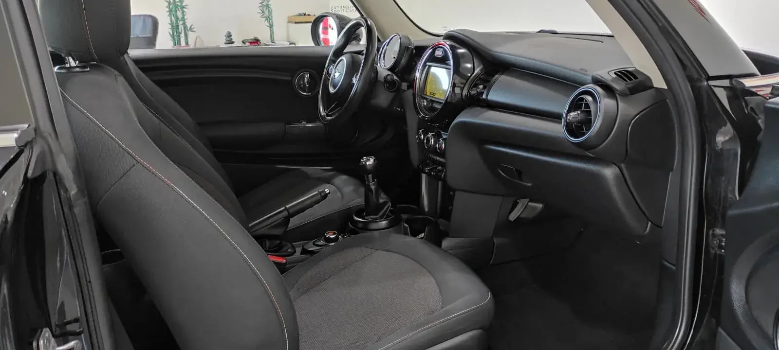 MINI 3 Portas One D 7