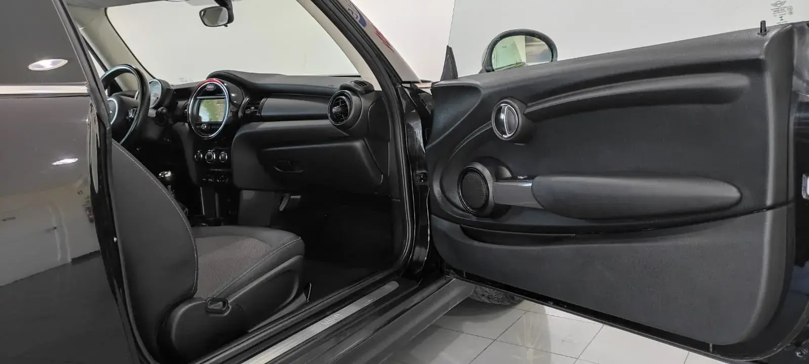 MINI 3 Portas One D 20