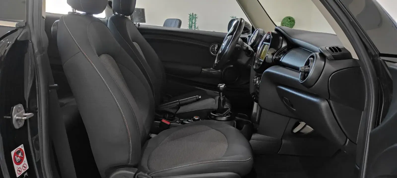 MINI 3 Portas One D 22